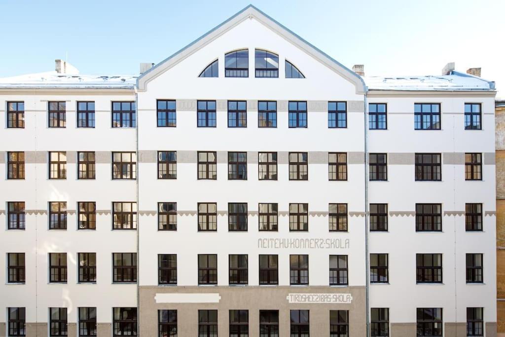 Апартаменты Designer Loft In The City Center Рига Экстерьер фото